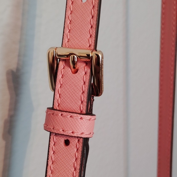 Michael Kors Pink Oval Crossbody Medium - Picture 9 of 16